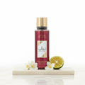 Brume Ameerat Al Arab Rouge Dubai Flower fond blanc cadrage uniforme